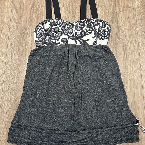 Lululemon tanktop - Picture 1 of 5